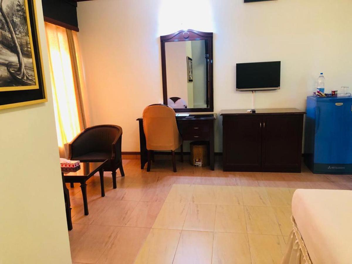Grand Park Hotel Chittagong Exterior photo